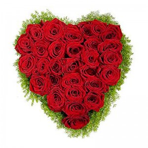 Canastillo Corazón de 24 Rosas rojas Canastillo Corazon de Rosas