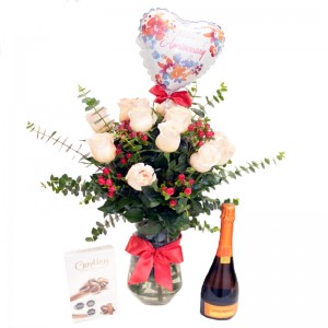 Florero 12 rosas rosadas para Aniversario más Chocolates y Champagne Florero 12 rosas rosadas para Aniversario más Chocolates y Champagne