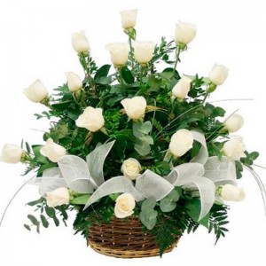 Canastillo Mediano para Condolencias con 24 rosas blancas Canastillo Mediano para Condolencias con 24 rosas blancas