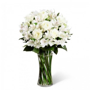 Florero de 8 rosas blancas más flores astromelias para condolencia Florero de 8 rosas blancas más flores astromelias para condolencia