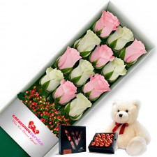 Caja con 12 Rosas Rosadas con Blanco mas Peluche y Chocolate