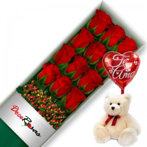 CAJA CON 12 ROSAS ROJAS MAS PELUCHE Y GLOBO