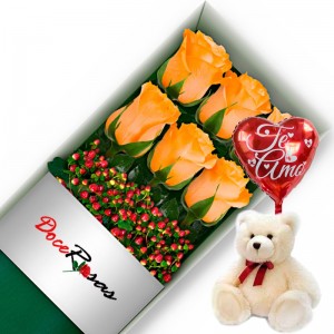 CAJA CON 6 ROSAS DAMASCO MAS PELUCHE Y GLOBO