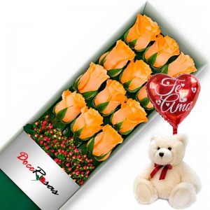CAJA CON 12 ROSAS DAMASCO MAS PELUCHE Y GLOBO